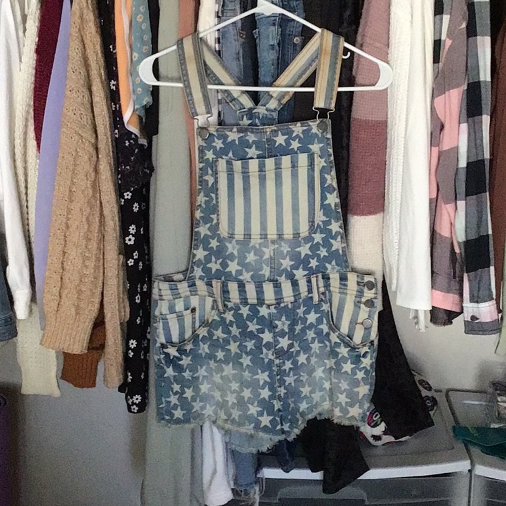 White star print overalls